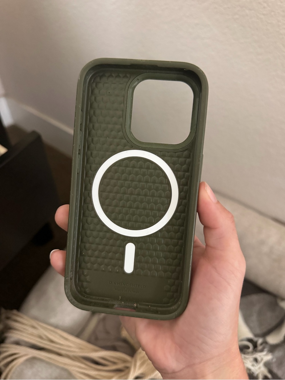 iphone 15 Pro Olive Green MagSafe-Compatible Phone Case with Magnetic Ring